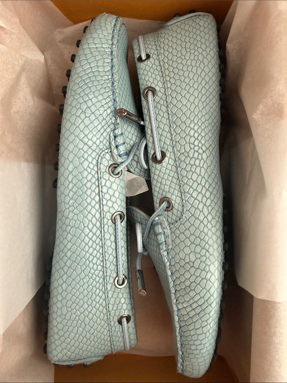 TOD'S Leather Loafers Gommino Driving Shoe Pale Blue EU-Sz 39 US 8.5-9 - Picture 3 of 16